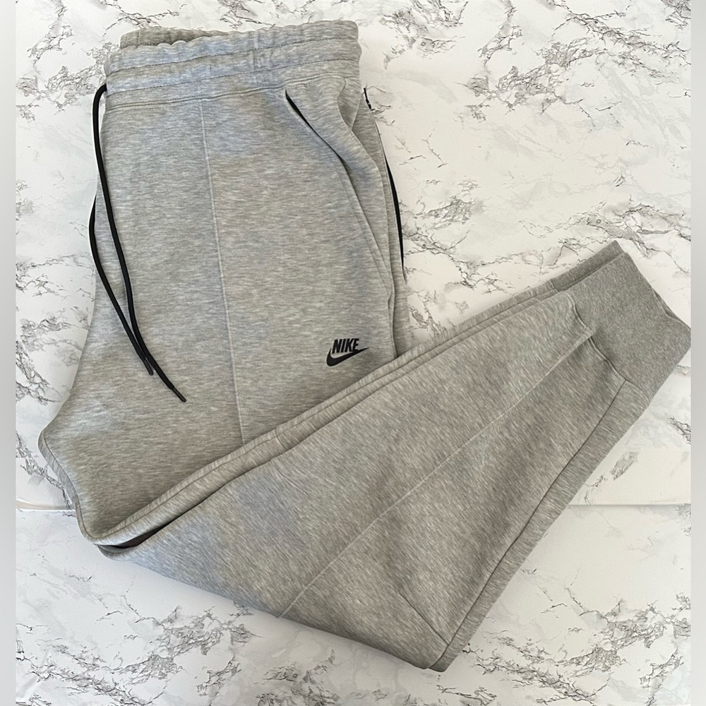 Nike Sportswear Tech Fleece Athletic Jogger Pants Grey FB8330 Women’s Size XL